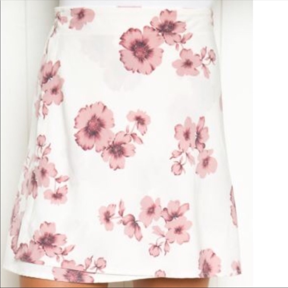BRANDY MELVILLE SKIRT
